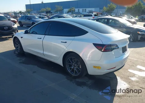 2022 Tesla Model 3 Long Range Dual Motor All-Wheel Drive z USA, uszkodzony, nr VIN 5YJ3E1EB4NF134243